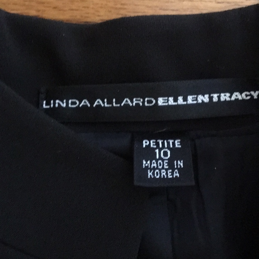 Blazer - Picture 3 of 4